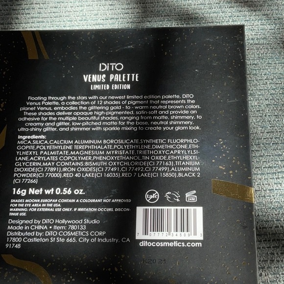 Makeup Bundle:  Brushes, Eyeshadow and small zippered bag NEVER USED - Picture 7 of 11